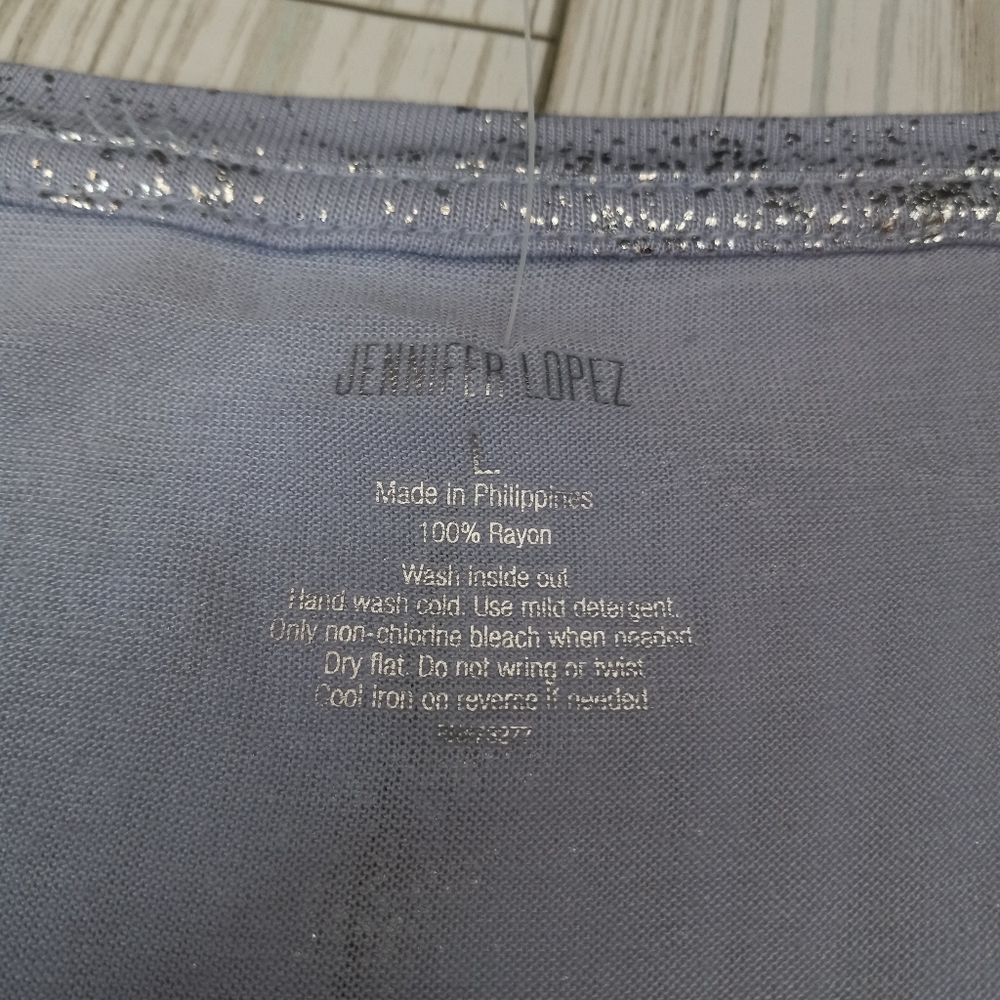 Jennifer Lopez Metallic Sparkly Tee - Picture 4 of 7